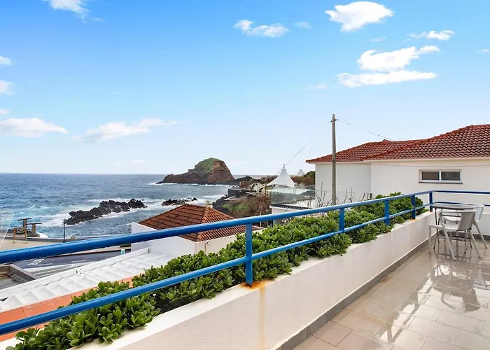 Ninho Gaivota * Porto Moniz